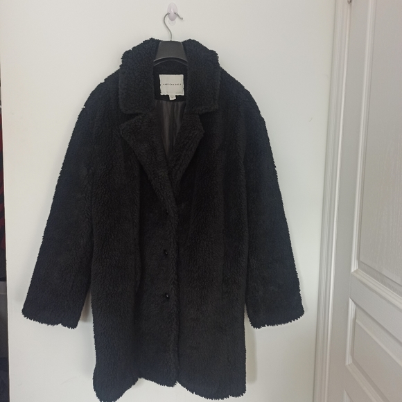 Plus Size Comfy Black American Eagle Faux Fur Coat - Picture 2 of 4